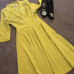 Green 50s-60s style skater dress 👗